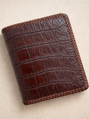 Genuine Crocodile Leather Bifold Wallet – Hand-Braided Edge | Classic Brown | Ne